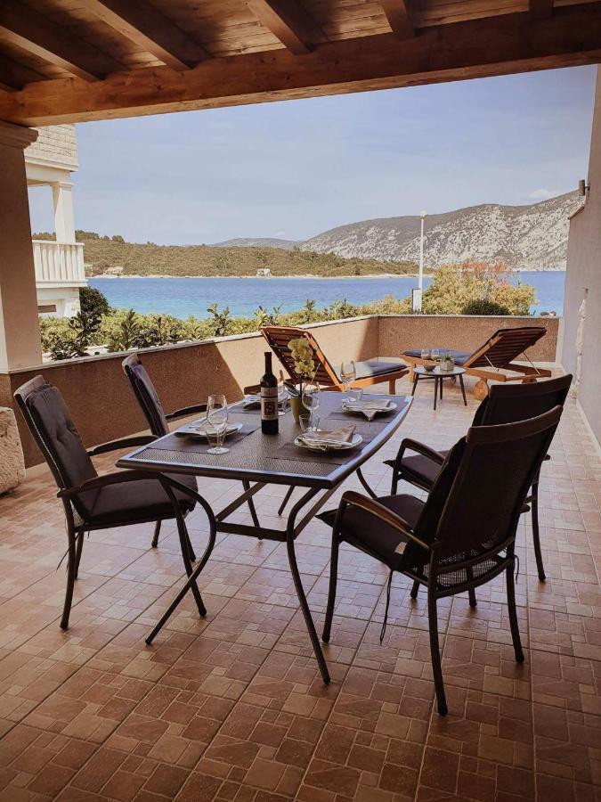 Apartments Rina - Kneze Račišće 外观 照片