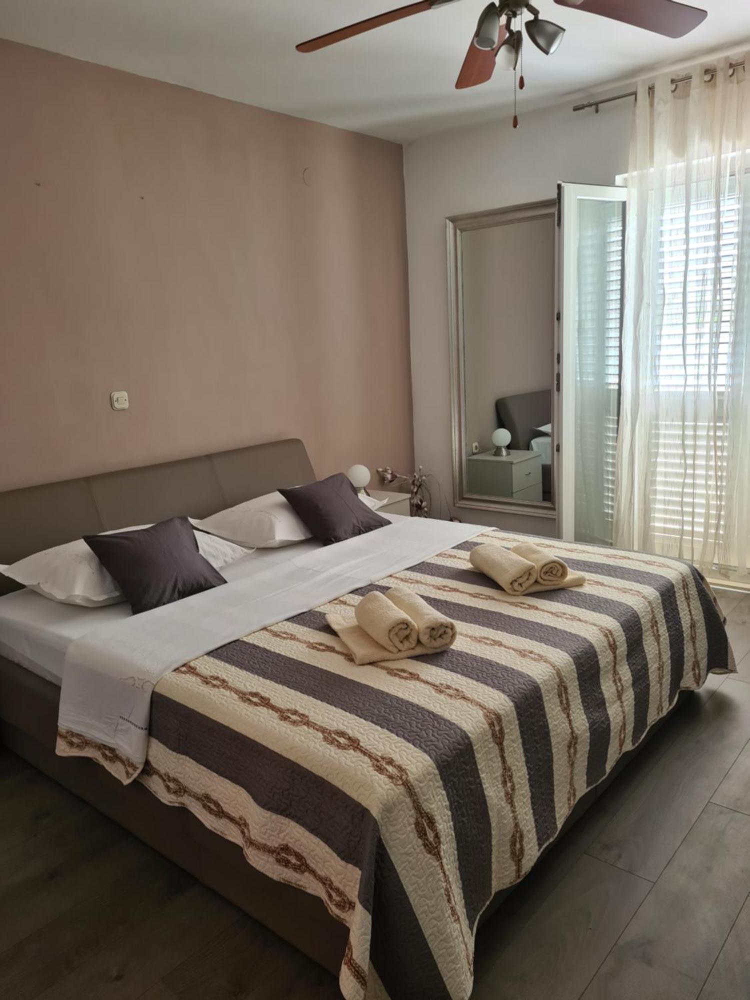 Apartments Rina - Kneze Račišće 客房 照片